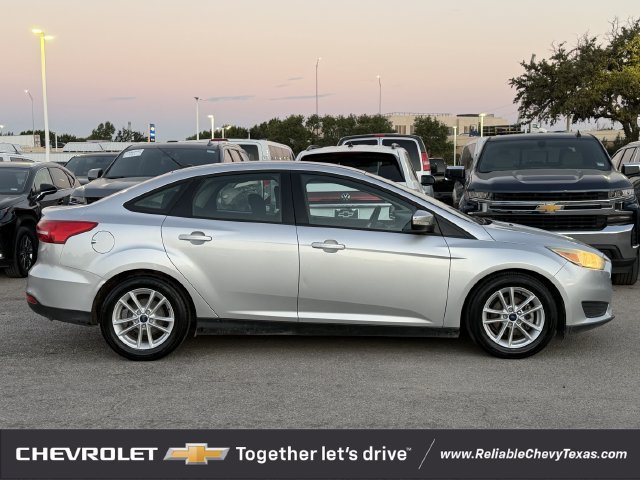 Used 2017 Ford Focus SE FWD image 3