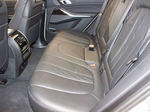 Used 2025 BMW X5 xDrive50e AWD/4WD image 19