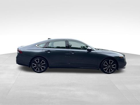 Used 2024 Honda Accord Touring image 9