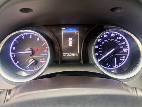 Used 2018 Toyota Camry LE FWD image 15