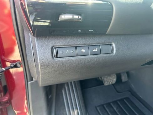 Used 2023 Nissan Pathfinder SV w/ SV Premium Package AWD/4WD image 23