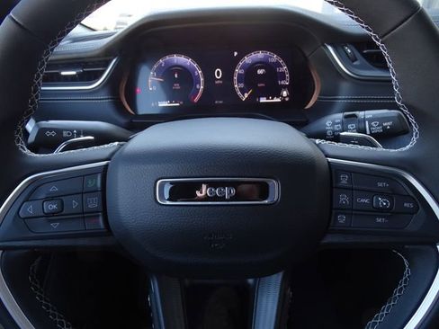 New 2024 Jeep Grand Cherokee L Laredo image 26