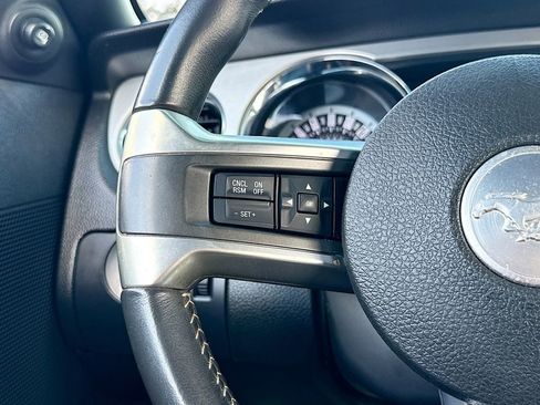 Used 2013 Ford Mustang GT Premium w/ Security Pkg RWD image 32