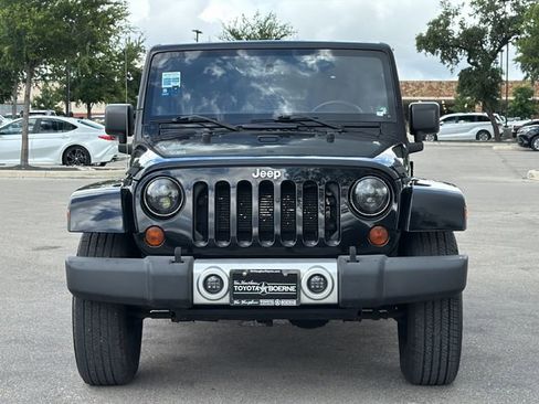 Used 2013 Jeep Wrangler Unlimited Sahara w/ Connectivity Group AWD/4WD image 2