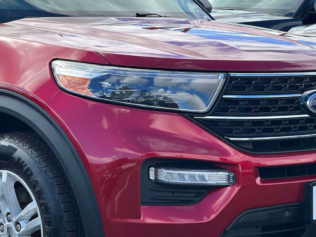Used 2020 Ford Explorer XLT w/ Equipment Group 202A AWD/4WD image 8