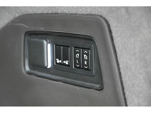 Used 2022 Cadillac Escalade Premium Luxury w/ Performance Package image 61