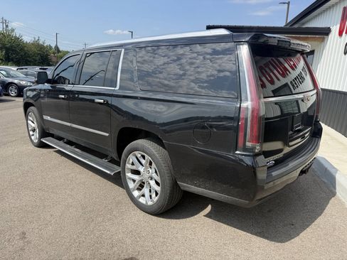 Used 2016 Cadillac Escalade ESV Platinum AWD/4WD image 11