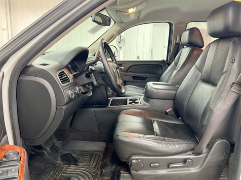 Used 2014 Chevrolet Tahoe LT image 18