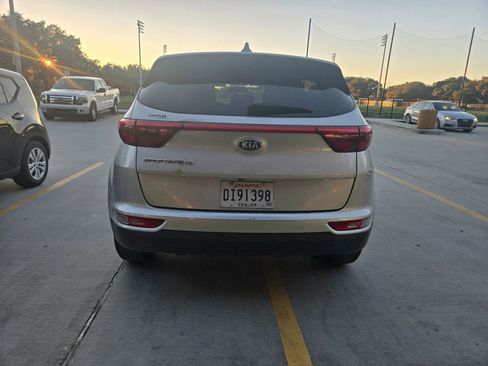 Used 2017 Kia Sportage LX image 9