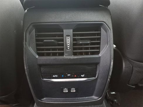 Used 2024 BMW 330i xDrive Sedan w/ Convenience Package image 29