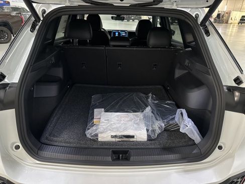 New 2026 Volkswagen Tiguan SE R-Line image 12