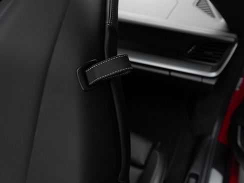 Certified 2025 Porsche 911 Carrera RWD image 35