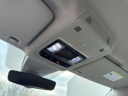 Certified 2024 Volkswagen Atlas SE w/ Black Wheel Package image 30