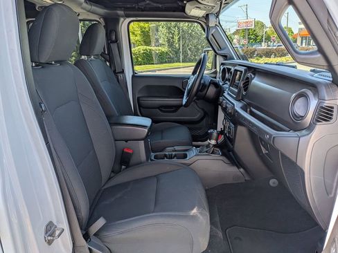 Used 2021 Jeep Wrangler Unlimited Sport AWD/4WD image 25