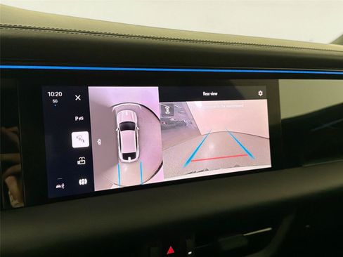 Certified 2025 Porsche Macan Electric RWD image 23