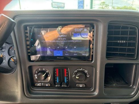 Used 2005 GMC Sierra 1500 SLE w/ Light Duty Power Package RWD image 9