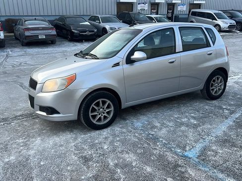 Used 2009 Chevrolet Aveo5 LT w/ Power and Convenience Package FWD image 7