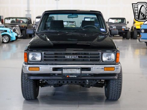 Used 1987 Toyota Pickup 2WD Regular Cab image 2