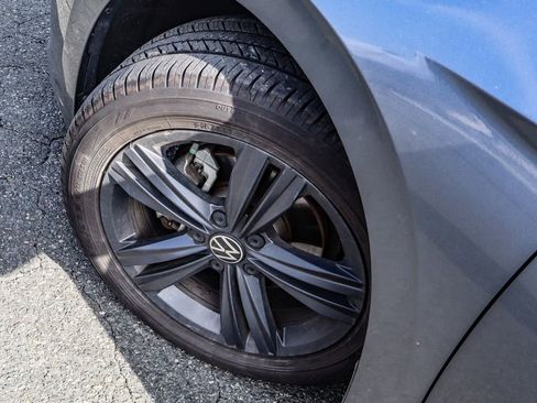 Used 2023 Volkswagen Jetta SE w/ Panoramic Sunroof Package image 43