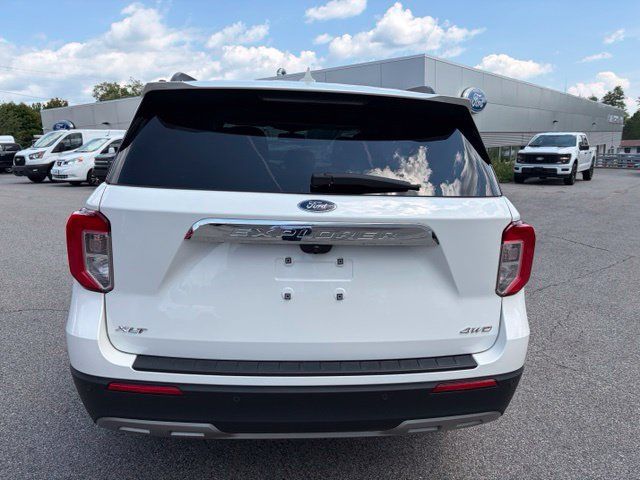 Certified 2022 Ford Explorer XLT w/ Equipment Group 202A AWD/4WD image 4