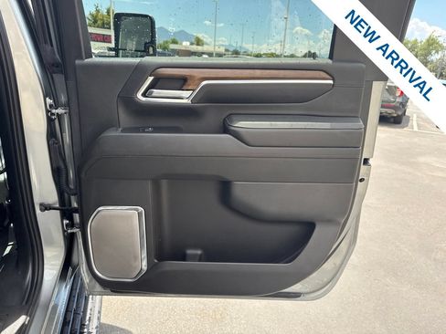 Used 2024 Chevrolet Silverado 2500 High Country w/ Technology Package AWD/4WD image 12