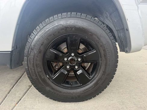 Used 2012 Jeep Liberty Sport AWD/4WD image 18