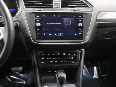 Used 2024 Volkswagen Tiguan SE image 21