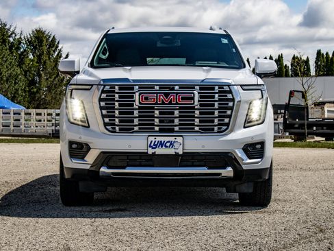 Used 2025 GMC Yukon XL Denali AWD/4WD image 5