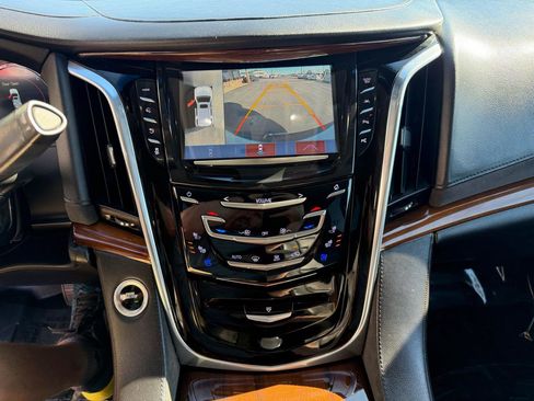 Used 2017 Cadillac Escalade Luxury w/ LPO, Radiant Package AWD/4WD image 36