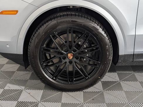 New 2026 Porsche Cayenne Coupe AWD/4WD image 11