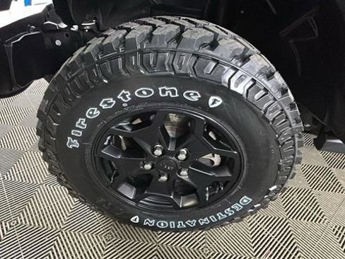 Used 2023 Jeep Wrangler Unlimited w/ Cold Weather Group AWD/4WD image 9