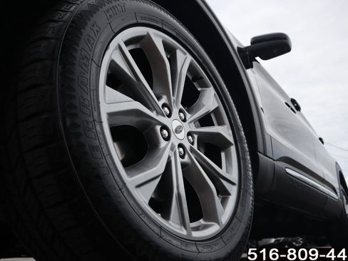 Used 2022 Ford Explorer Limited image 12