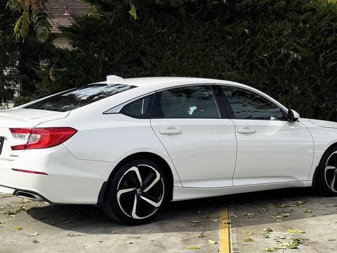 Used 2019 Honda Accord Sport image 4