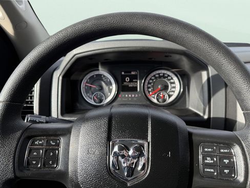 Used 2018 RAM 1500 Express w/ Express Value Package AWD/4WD image 19