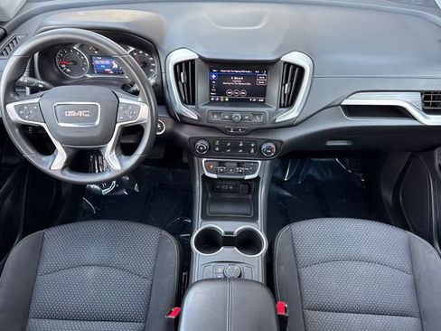 Used 2022 GMC Terrain SLE image 15