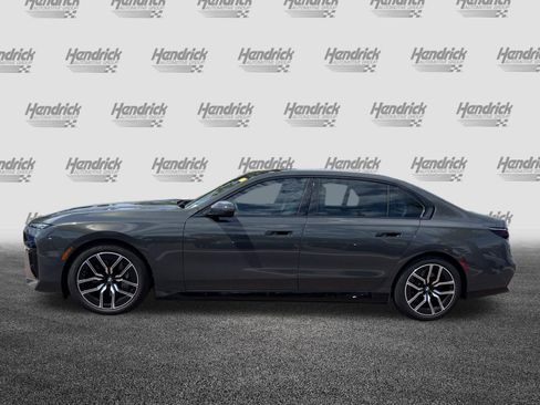 Used 2023 BMW i7 xDrive60 w/ Executive Package 2 AWD/4WD image 7