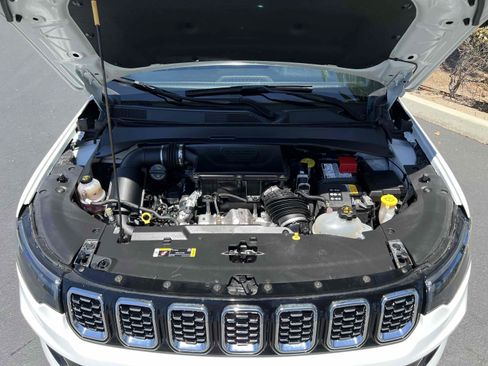 Used 2025 Jeep Compass Limited AWD/4WD image 23