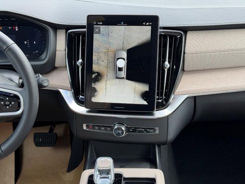 New 2026 Volvo XC90 B6 Plus w/ Protection Package Premier image 7