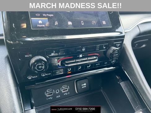 Used 2023 Jeep Grand Cherokee L Laredo image 12