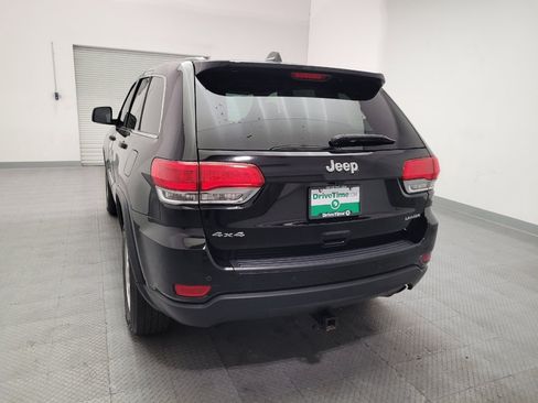 Used 2017 Jeep Grand Cherokee Laredo AWD/4WD image 6
