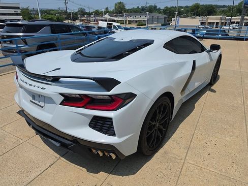 Used 2024 Chevrolet Corvette Stingray Preferred Cpe w/ Z51 Performance Package RWD image 3