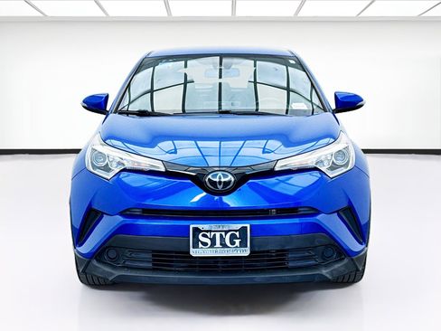 Used 2018 Toyota C-HR XLE image 2