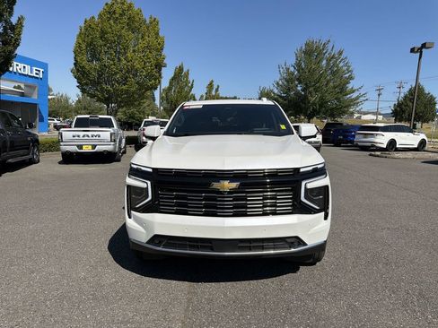 Used 2025 Chevrolet Suburban High Country w/ Sun And Tow Package AWD/4WD image 4