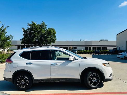 Used 2016 Nissan Rogue S w/ Appearance Package FWD image 11