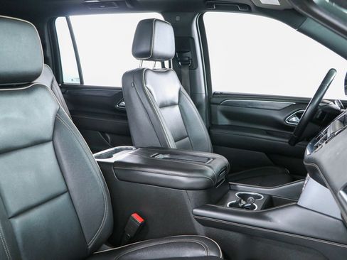 Used 2023 GMC Yukon XL SLT AWD/4WD image 31