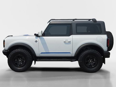 Used 2021 Ford Bronco Outer Banks w/ Sasquatch Package AWD/4WD image 2
