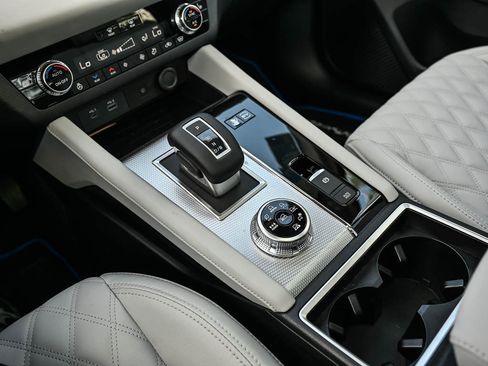 New 2025 Mitsubishi Outlander SEL image 27