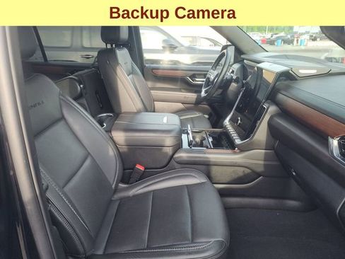 Used 2025 GMC Yukon Denali AWD/4WD image 10