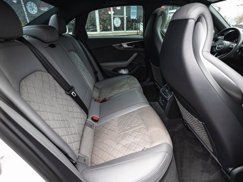 Used 2022 Audi S4 Premium image 34