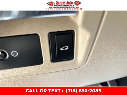 Used 2018 Land Rover Range Rover Velar R-Dynamic SE AWD/4WD image 37